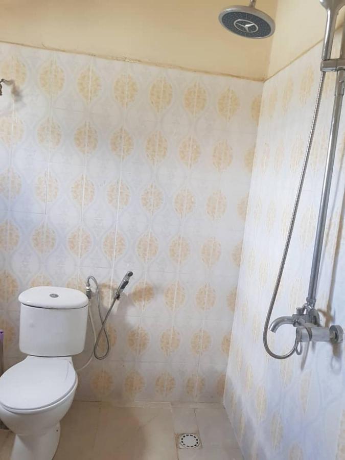 Touray Guest House Old Yundum Esterno foto